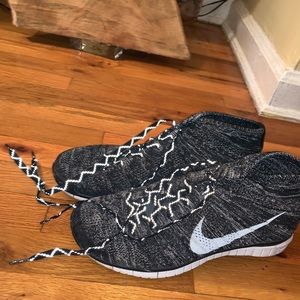 Nike free flyknit chukka